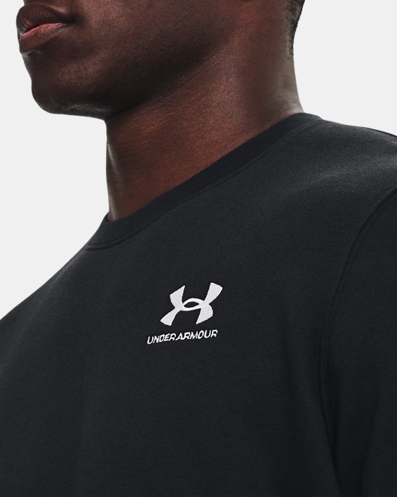 เสื้อคอกลม UA Essential Fleece สำหรับผู้ชาย in Black image number 3